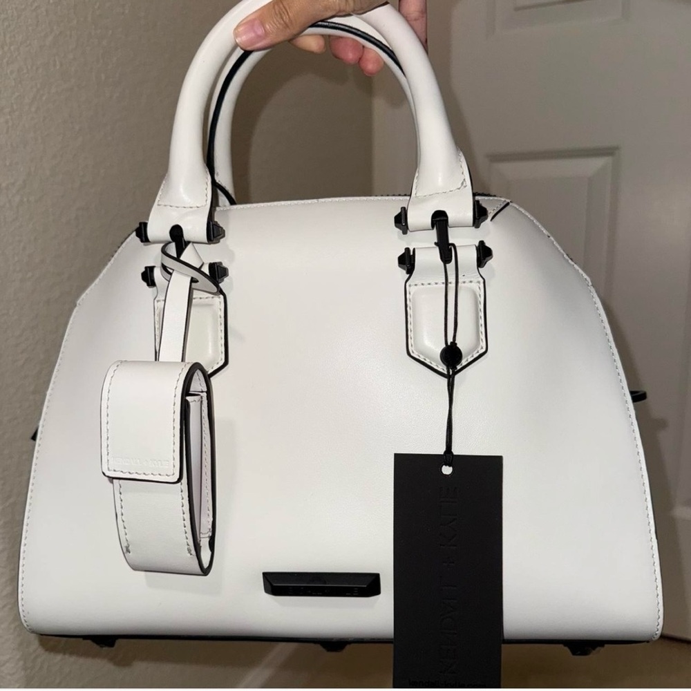 White Handbag - Picture 2 of 3